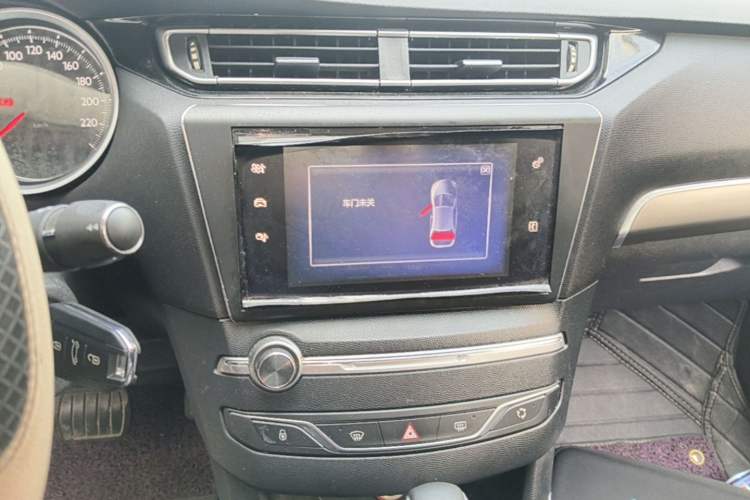 Used Peugeot 408 2016 1.6T Automatic Luxury Edition Audio And AC Panel