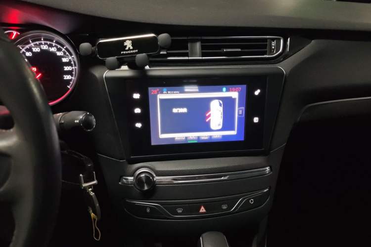Used Peugeot 408 2016 1.6T Automatic Luxury Edition Audio And AC Panel