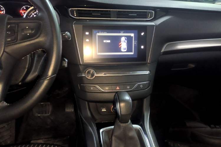 Used Peugeot 408 2016 1.6T Automatic Luxury Edition Audio And AC Panel
