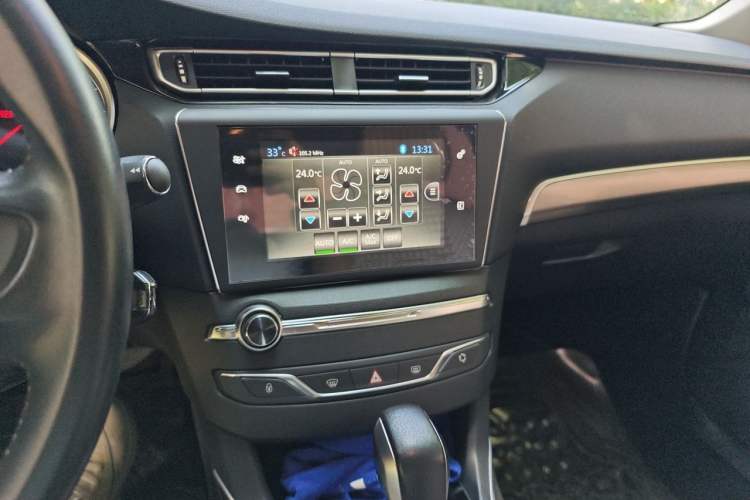 Used Peugeot 408 2016 1.6T Automatic Luxury Edition Audio And AC Panel
