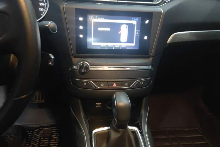Used Peugeot 408 2016 1.6T Automatic Luxury Edition Audio And AC Panel