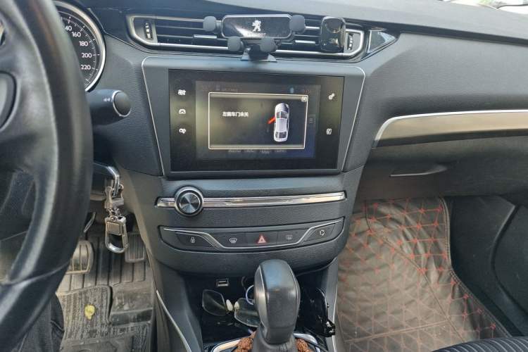 Used Peugeot 408 2016 1.6T Automatic Luxury Edition Audio And AC Panel