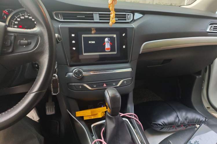 Used Peugeot 408 2016 1.6T Automatic Luxury Edition Audio And AC Panel