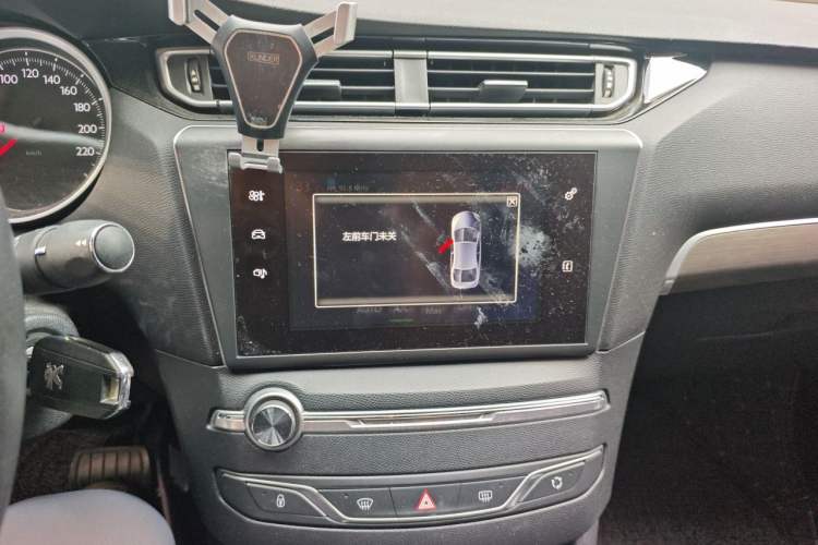 Used Peugeot 408 2016 1.6T Automatic Luxury Edition Audio And AC Panel