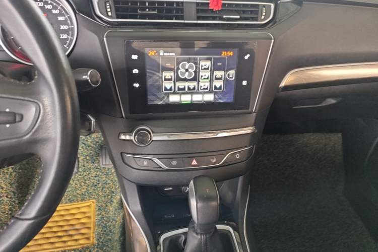Used Peugeot 408 2016 1.6T Automatic Luxury Edition Audio And AC Panel
