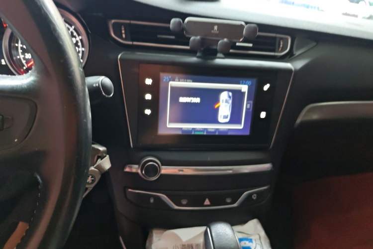Used Peugeot 408 2016 1.6T Automatic Luxury Edition Audio And AC Panel