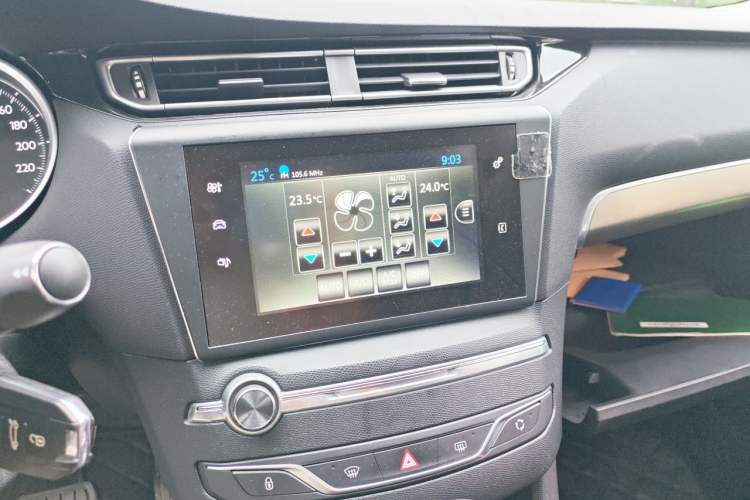 Used Peugeot 408 2016 1.6T Automatic Luxury Edition Audio And AC Panel