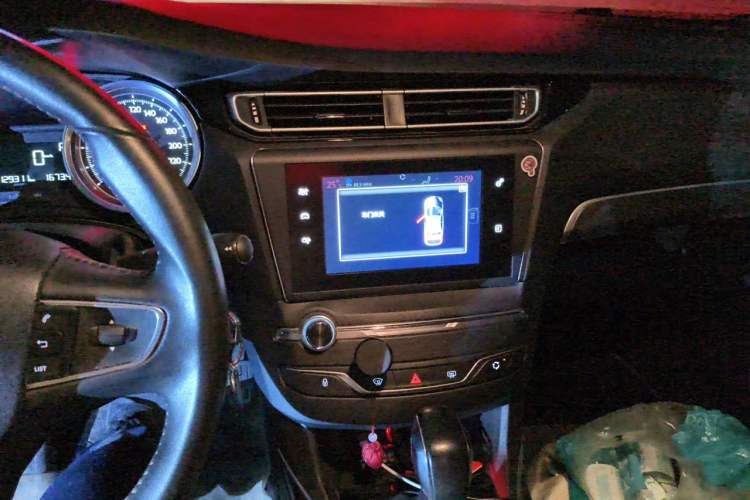 Used Peugeot 408 2016 1.6T Automatic Luxury Edition Audio And AC Panel