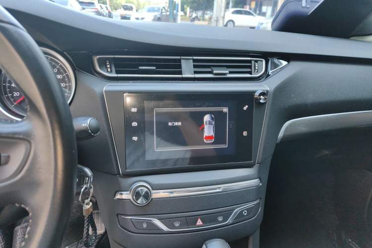 Used Peugeot 408 2016 1.6T Automatic Luxury Edition Audio And AC Panel