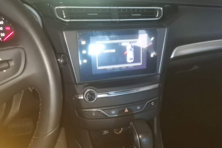 Used Peugeot 408 2016 1.6T Automatic Luxury Edition Audio And AC Panel