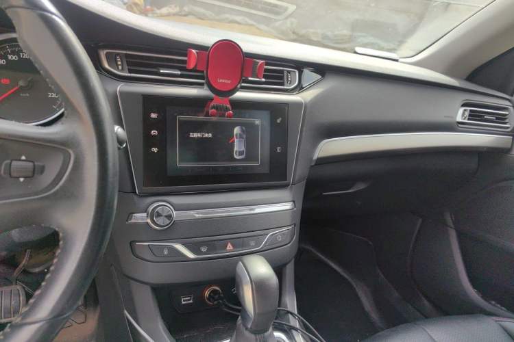 Used Peugeot 408 2016 1.6T Automatic Luxury Edition Audio And AC Panel