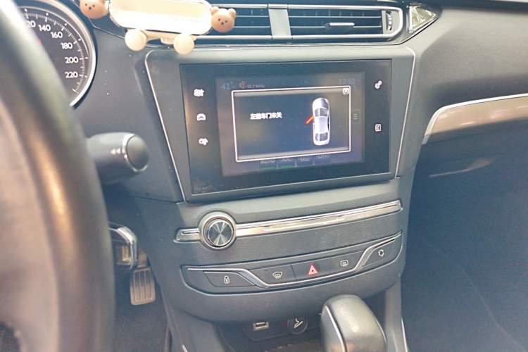 Used Peugeot 408 2016 1.6T Automatic Luxury Edition Audio And AC Panel