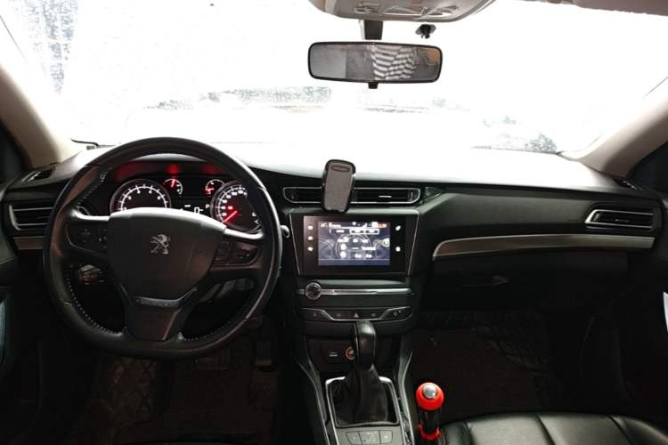 Used Peugeot 408 2016 1.6T Automatic Luxury Edition Center Console