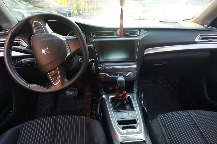 Used Peugeot 408 2016 1.6T Automatic Luxury Edition Center Console