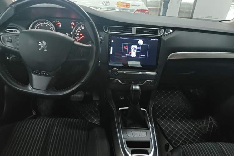 Used Peugeot 408 2016 1.6T Automatic Luxury Edition Center Console