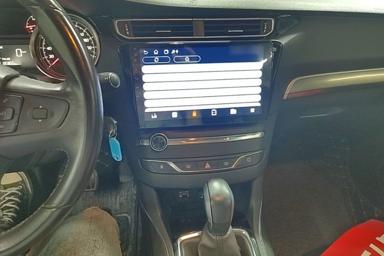 Used Peugeot 408 2016 1.6T Automatic Luxury Edition Center Console