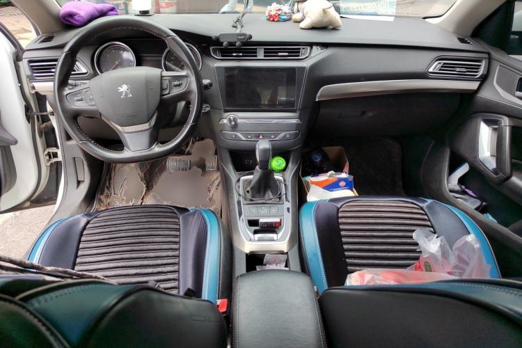 Used Peugeot 408 2016 1.6T Automatic Luxury Edition Center Console