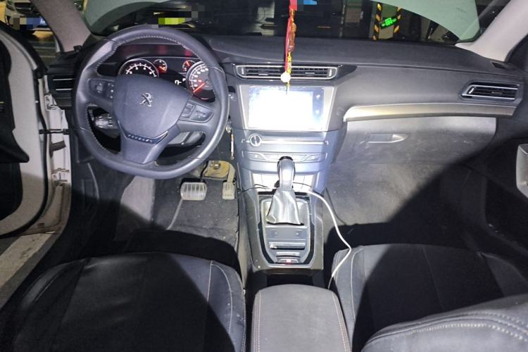 Used Peugeot 408 2016 1.6T Automatic Luxury Edition Center Console