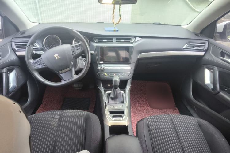 Used Peugeot 408 2016 1.6T Automatic Luxury Edition Center Console