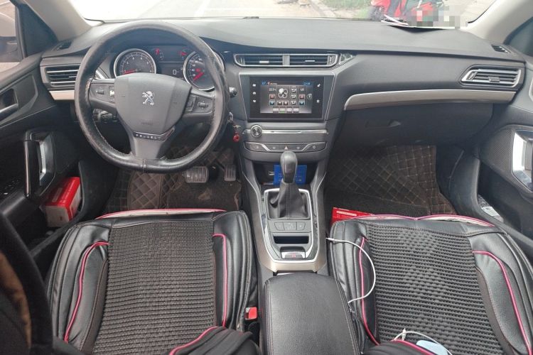 Used Peugeot 408 2016 1.6T Automatic Luxury Edition Center Console