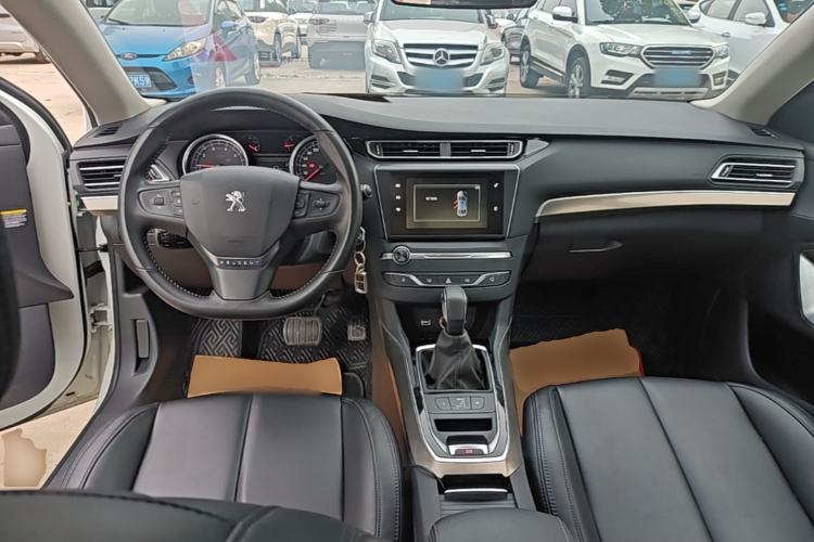 Used Peugeot 408 2016 1.6T Automatic Luxury Edition Center Console