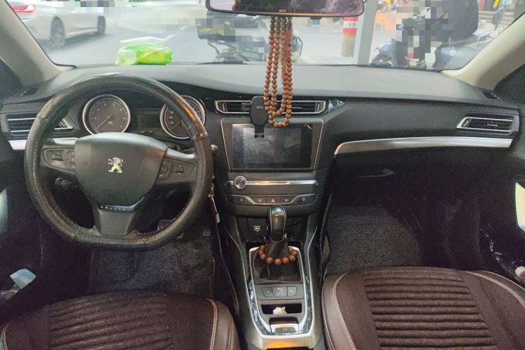 Used Peugeot 408 2016 1.6T Automatic Luxury Edition Center Console