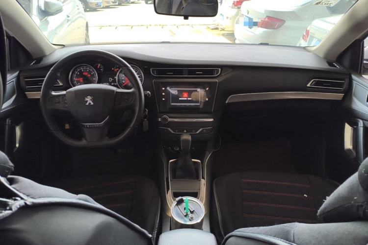 Used Peugeot 408 2016 1.6T Automatic Luxury Edition Center Console