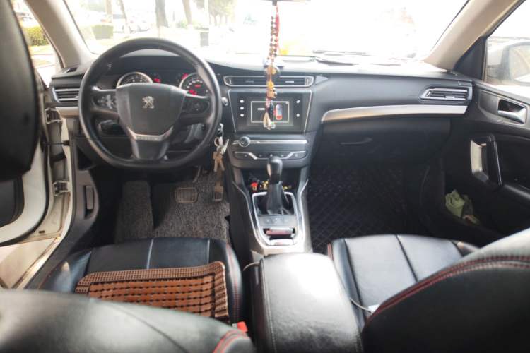 Used Peugeot 408 2016 1.6T Automatic Luxury Edition Center Console