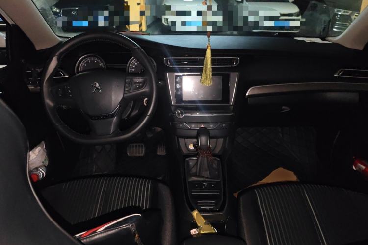 Used Peugeot 408 2016 1.6T Automatic Luxury Edition Center Console