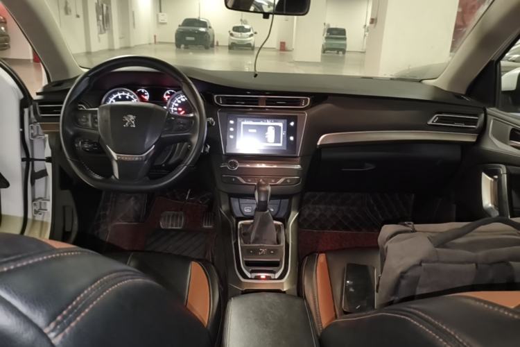Used Peugeot 408 2016 1.6T Automatic Luxury Edition Center Console