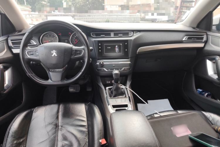 Used Peugeot 408 2016 1.6T Automatic Luxury Edition Center Console