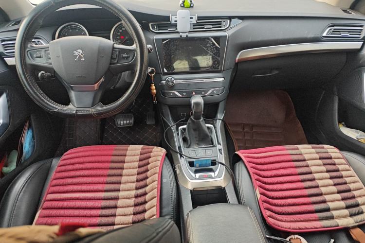 Used Peugeot 408 2016 1.6T Automatic Luxury Edition Center Console