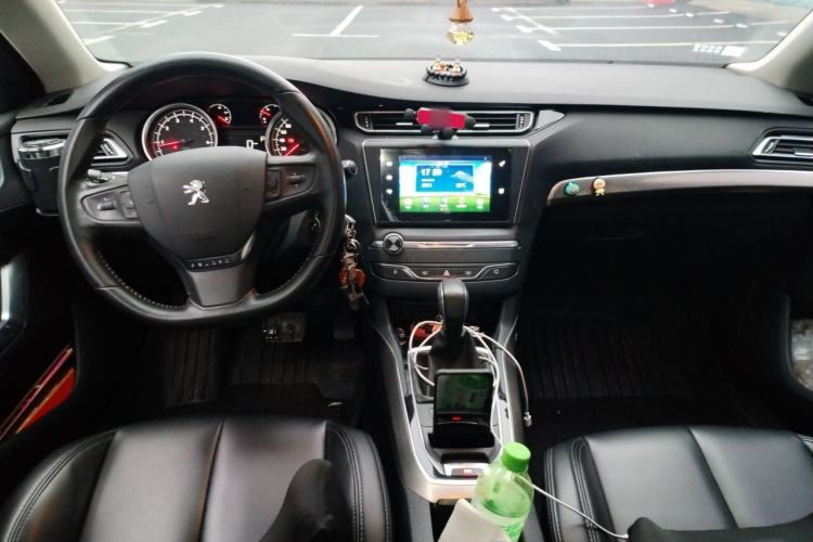 Used Peugeot 408 2016 1.6T Automatic Luxury Edition Center Console