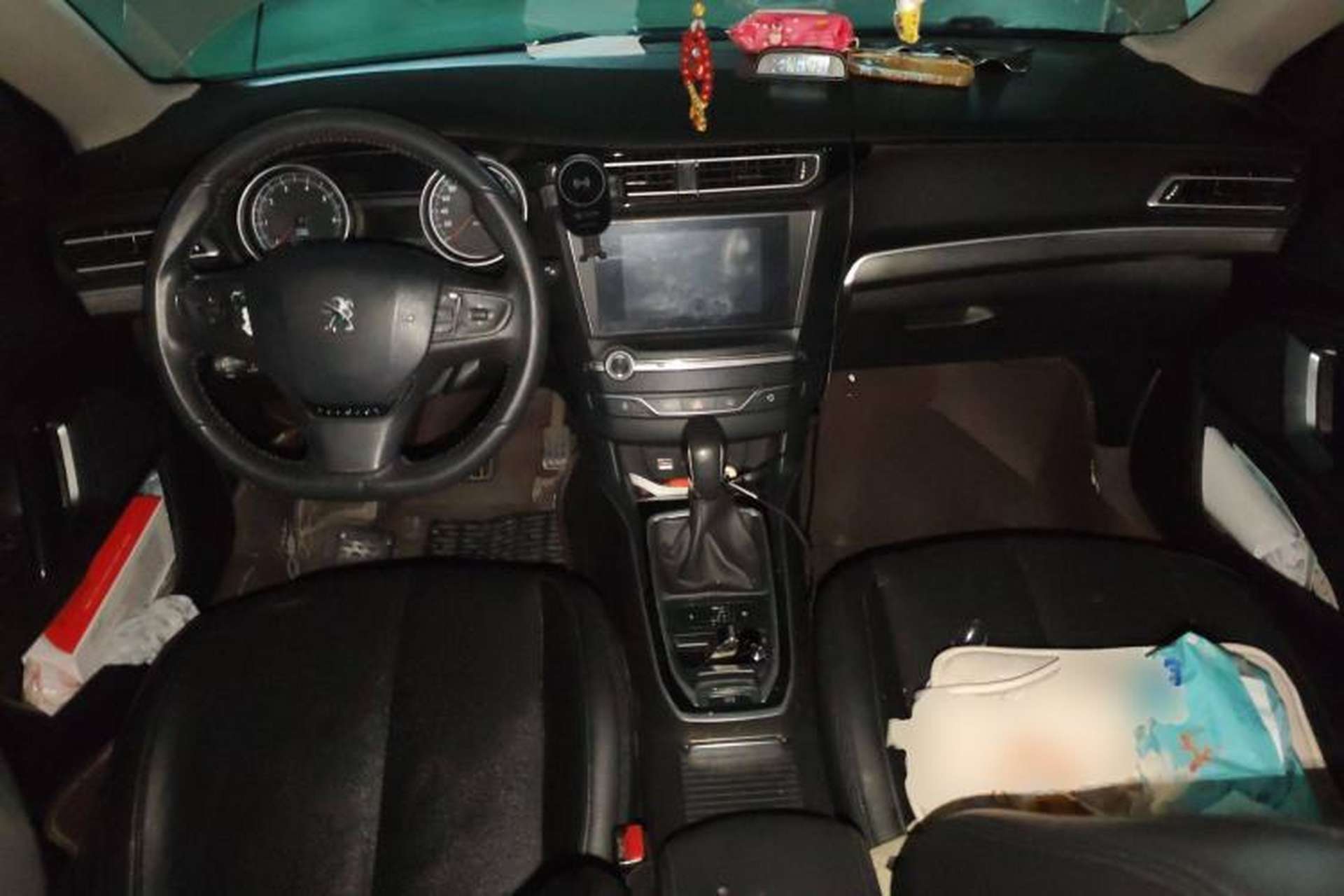 Used Peugeot 408 2016 1.6T Automatic Luxury Edition Center Console