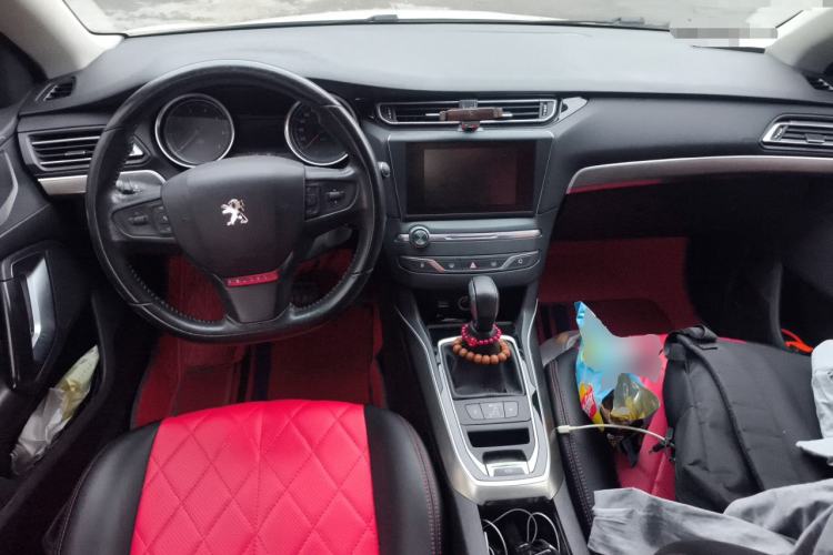 Used Peugeot 408 2016 1.6T Automatic Luxury Edition Center Console