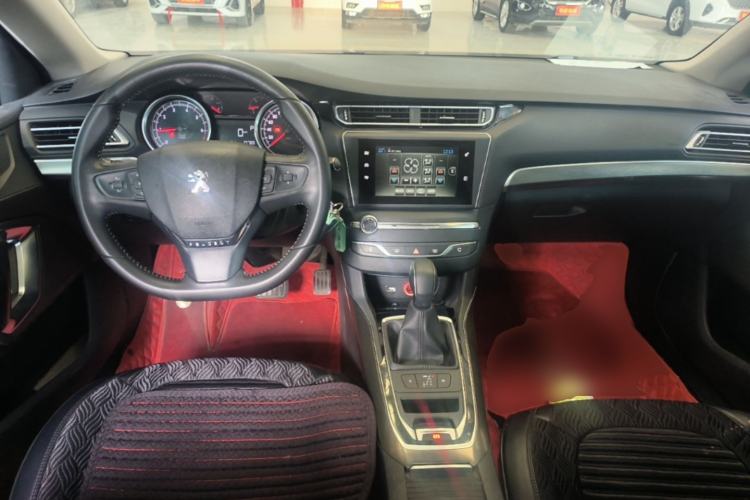 Used Peugeot 408 2016 1.6T Automatic Luxury Edition Center Console