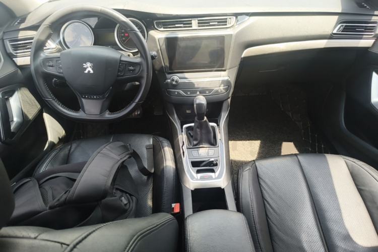 Used Peugeot 408 2016 1.6T Automatic Luxury Edition Center Console