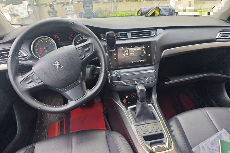 Used Peugeot 408 2016 1.6T Automatic Luxury Edition Center Console
