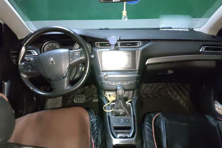 Used Peugeot 408 2016 1.6T Automatic Luxury Edition Center Console