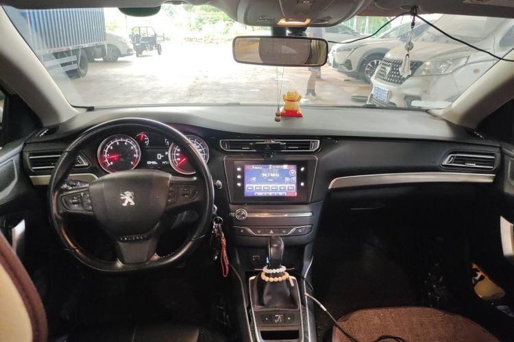 Used Peugeot 408 2016 1.6T Automatic Luxury Edition Center Console