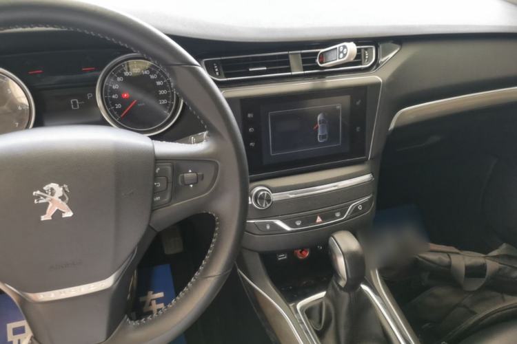 Used Peugeot 408 2016 1.6T Automatic Luxury Edition Center Console