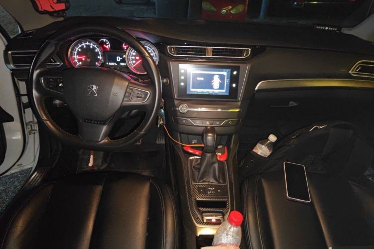 Used Peugeot 408 2016 1.6T Automatic Luxury Edition Center Console