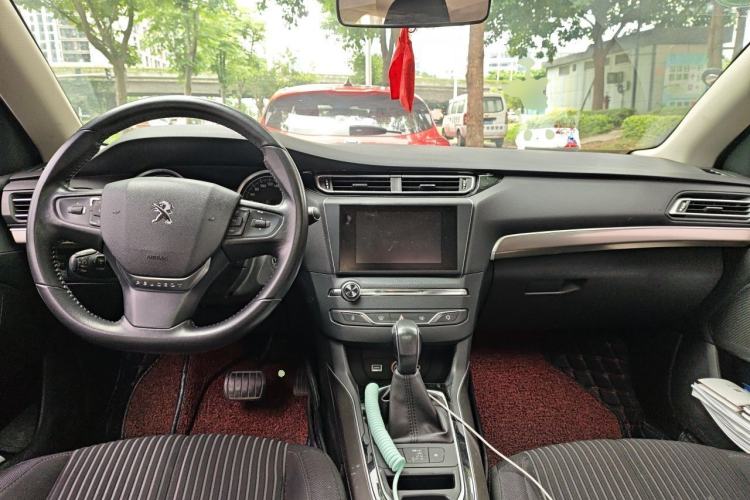 Used Peugeot 408 2016 1.6T Automatic Luxury Edition Center Console