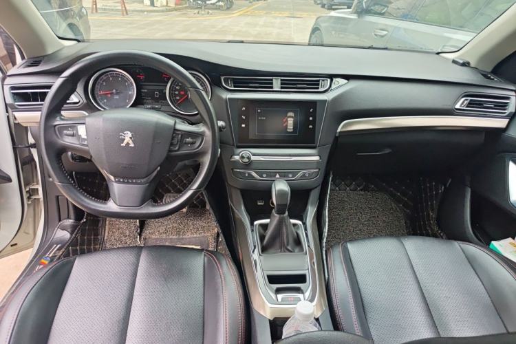 Used Peugeot 408 2016 1.6T Automatic Luxury Edition Center Console
