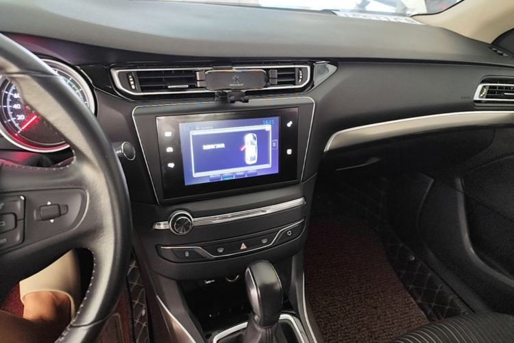Used Peugeot 408 2016 1.6T Automatic Luxury Edition Center Console