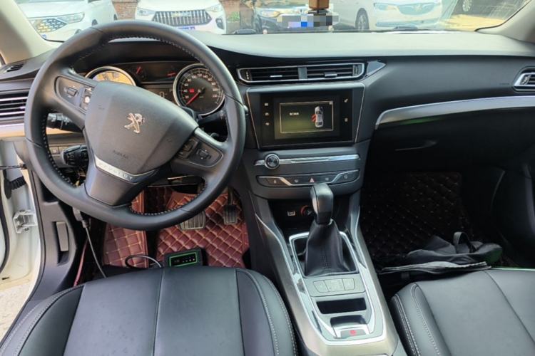 Used Peugeot 408 2016 1.6T Automatic Luxury Edition Center Console