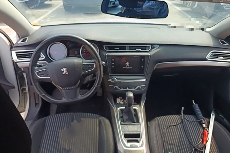 Used Peugeot 408 2016 1.6T Automatic Luxury Edition Center Console