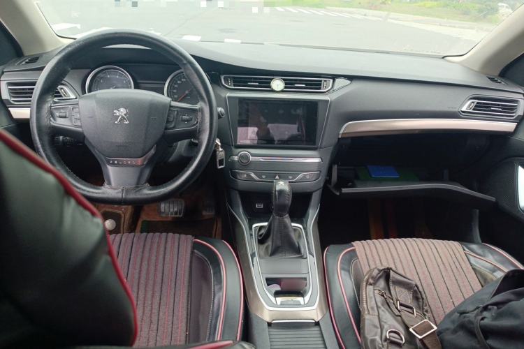 Used Peugeot 408 2016 1.6T Automatic Luxury Edition Center Console