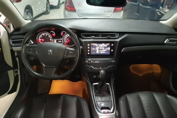 Used Peugeot 408 2016 1.6T Automatic Luxury Edition Center Console