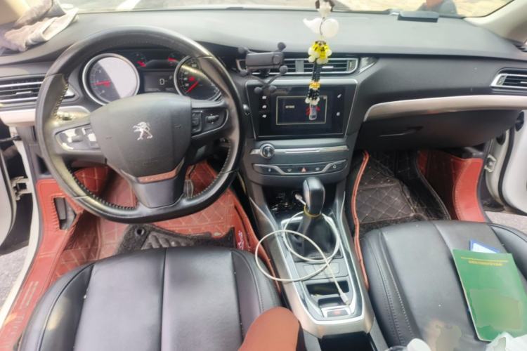 Used Peugeot 408 2016 1.6T Automatic Luxury Edition Center Console